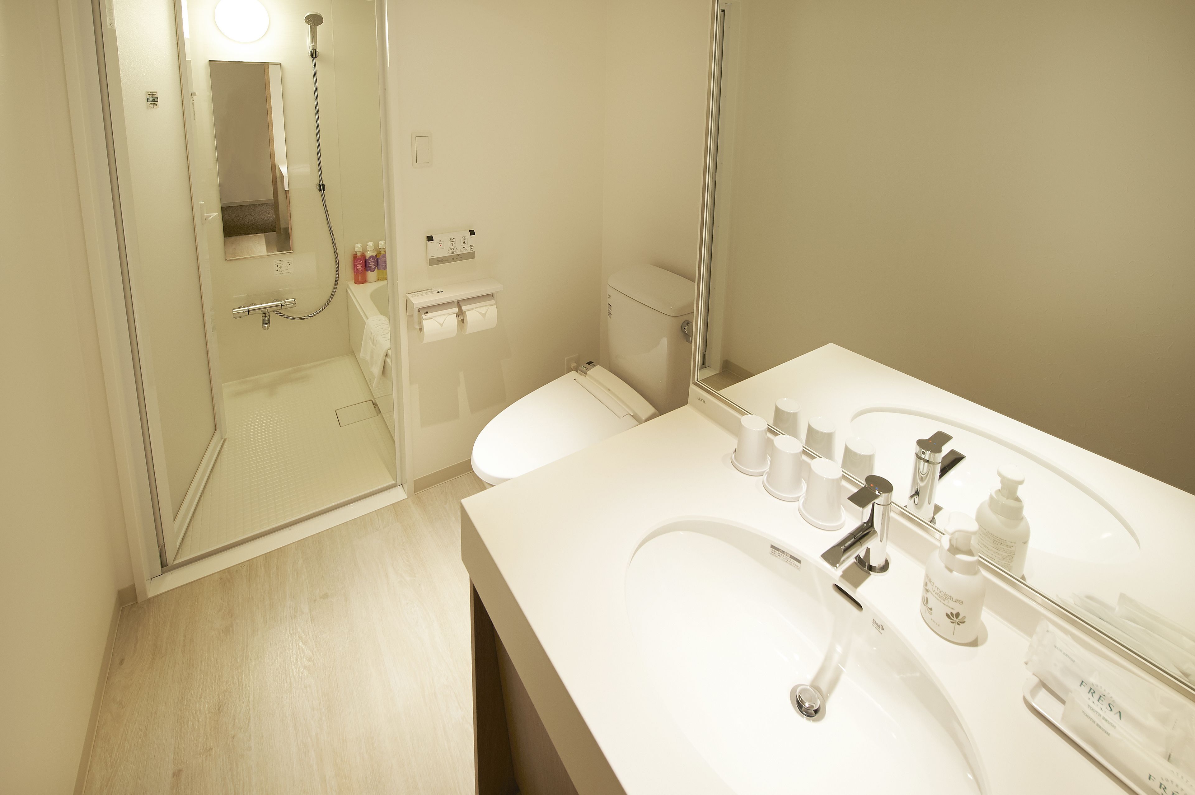 [non-smoking] triple | bathroom | combined shower/bathtub, free toiletries, hair dryer, slippers