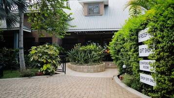 واجهة المنشأة