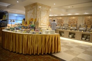 Desayuno buffet todos los días (con cargo)