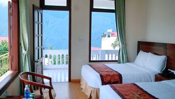 Minibar, desk, soundproofing, free WiFi