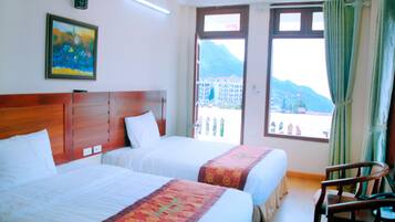Quadruple Room | Minibar, desk, soundproofing, free WiFi