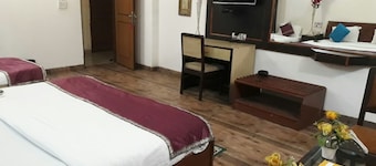 Hotel Hanuwant Palace