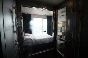 2-Bedroom Condo (3 Pax) | Dusj på badet