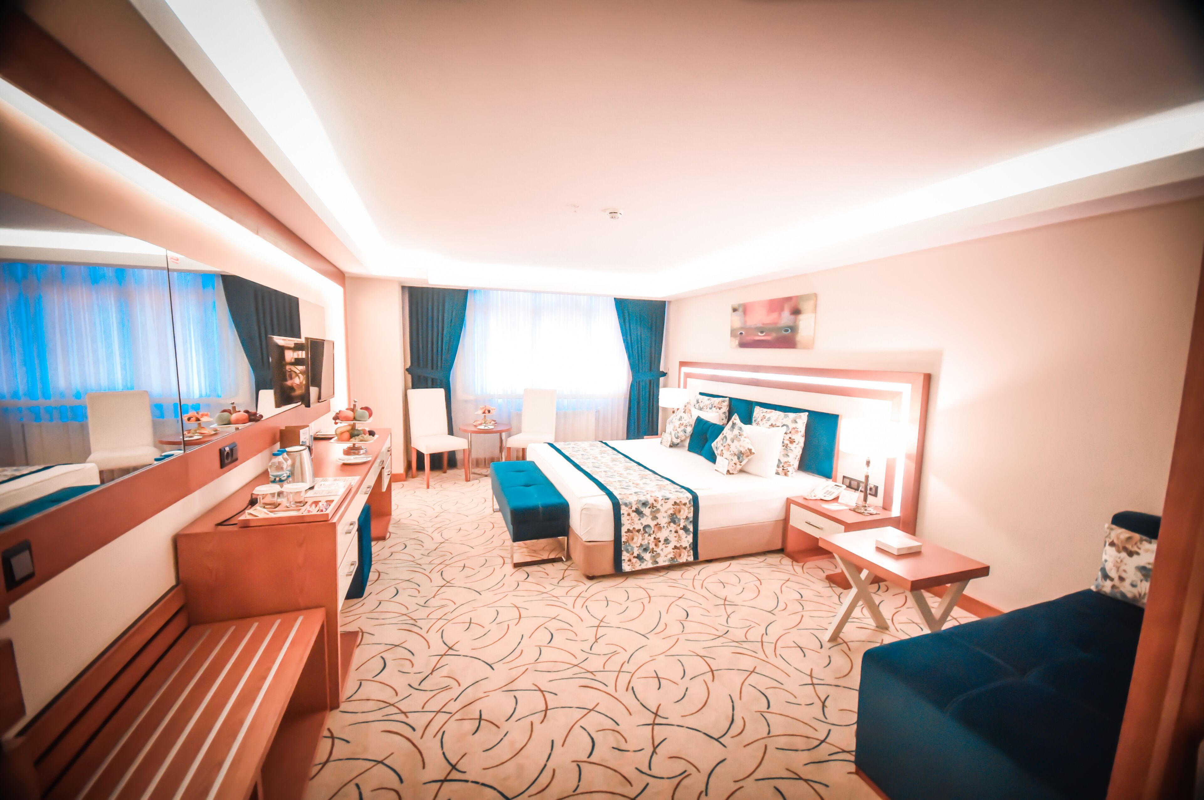 deluxe room | 1 bedroom, premium bedding, down duvets, minibar