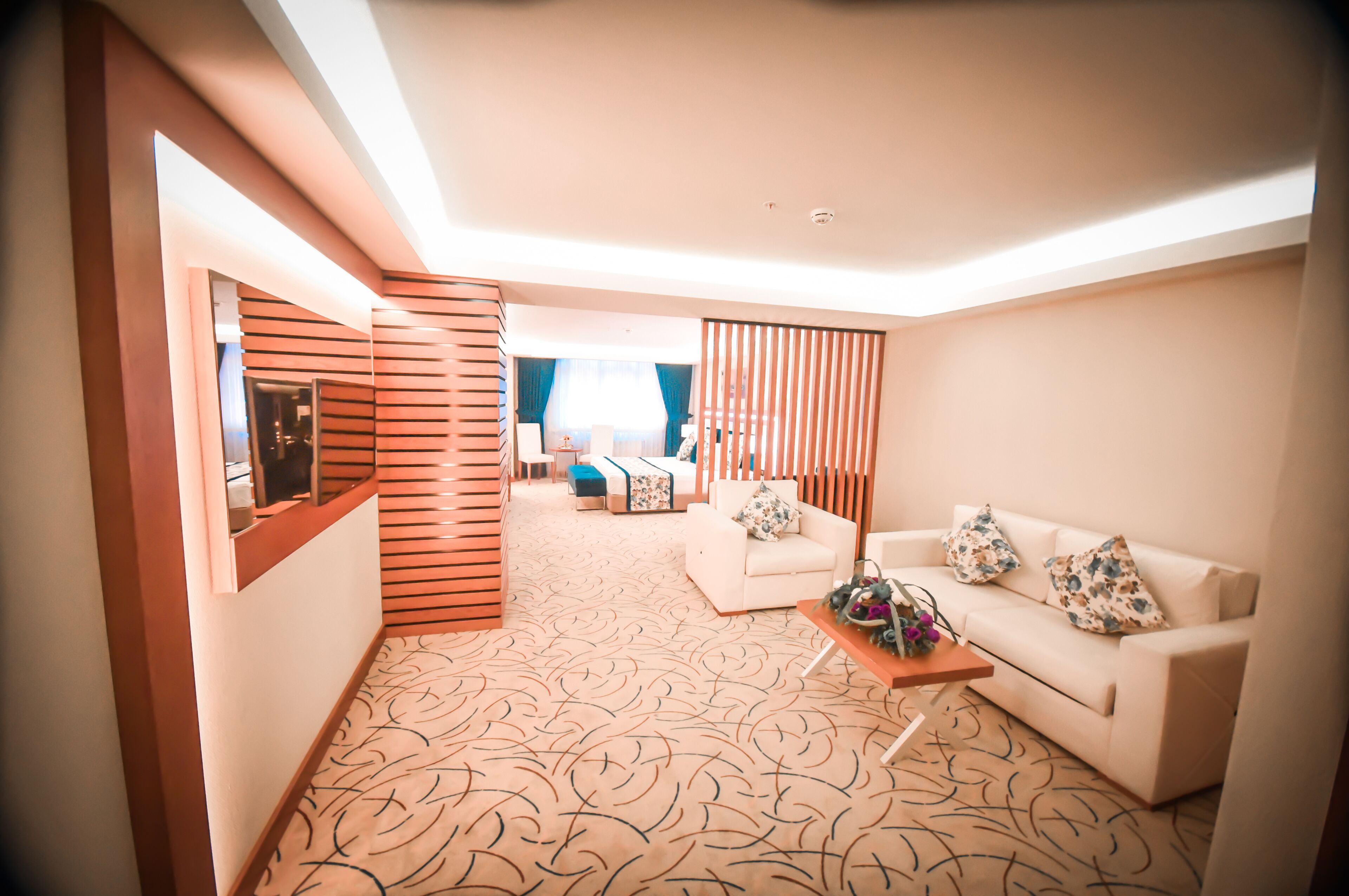 deluxe room | 1 bedroom, premium bedding, down duvets, minibar