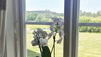 Double or Twin Room, 2 Single Beds, Garden View | Rollaway beds, free WiFi, bed sheets