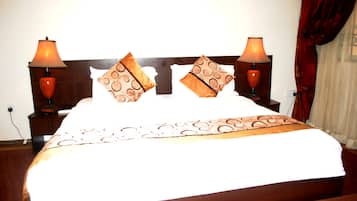 Executive Room, 1 Double Bed, Non Smoking, Balcony | 2 bedrooms, Frette Italian sheets, premium bedding, pillowtop beds