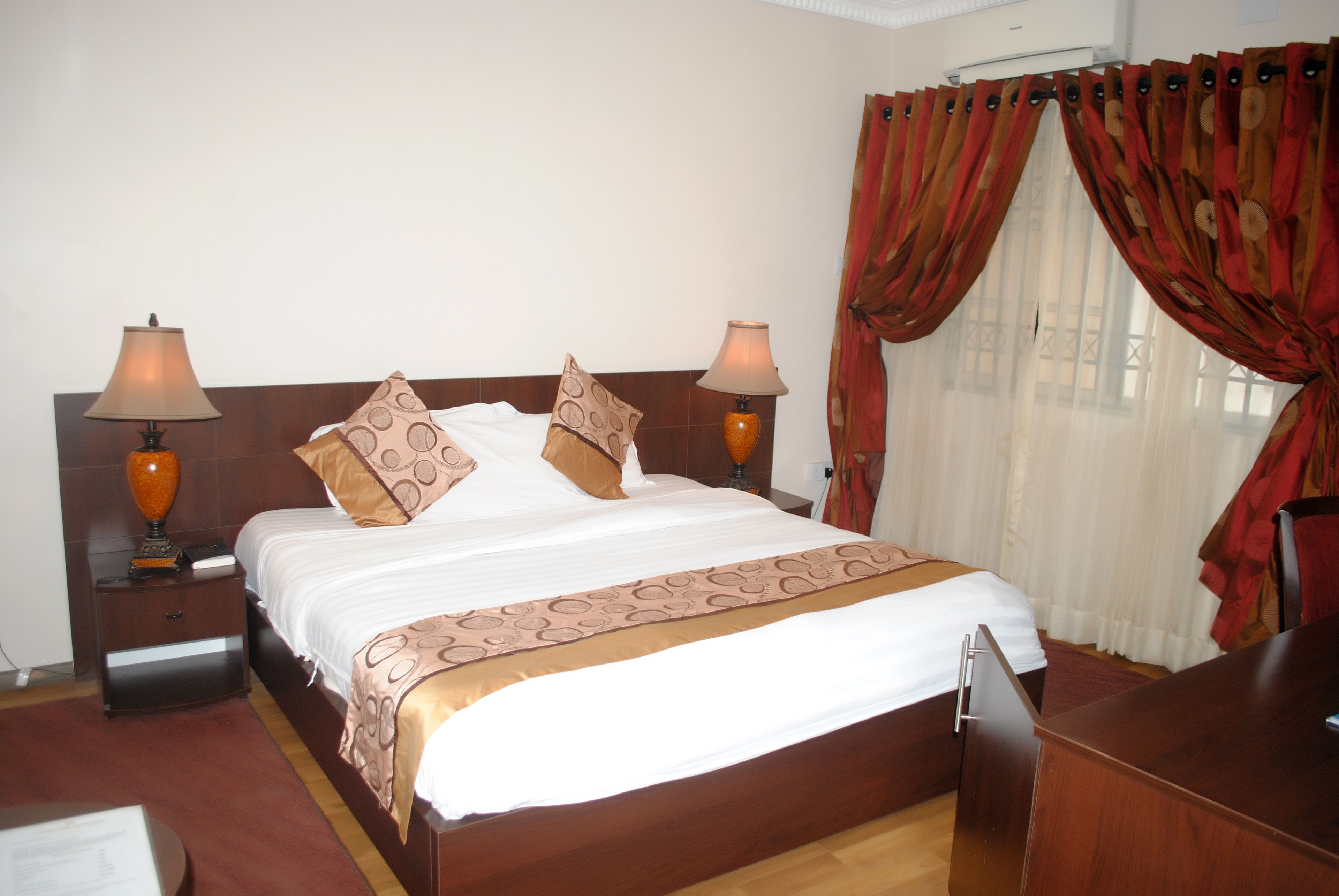 ملاءات إيطالية من طراز فريتي وأغطية فراش متميزة وأسرّة بطبقة علوية مريحة