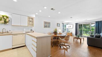 Condo, 2 Bedrooms | Private kitchen | Full-size fridge, microwave, oven, stovetop