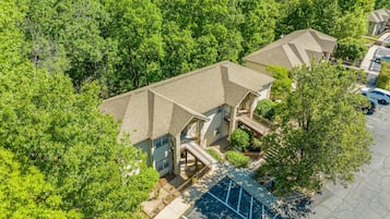 Condo, 2 Bedrooms | Exterior