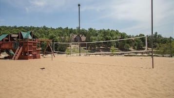 Condo, 2 Bedrooms | Children’s area