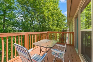 Condo, 2 Bedrooms | Outdoor dining