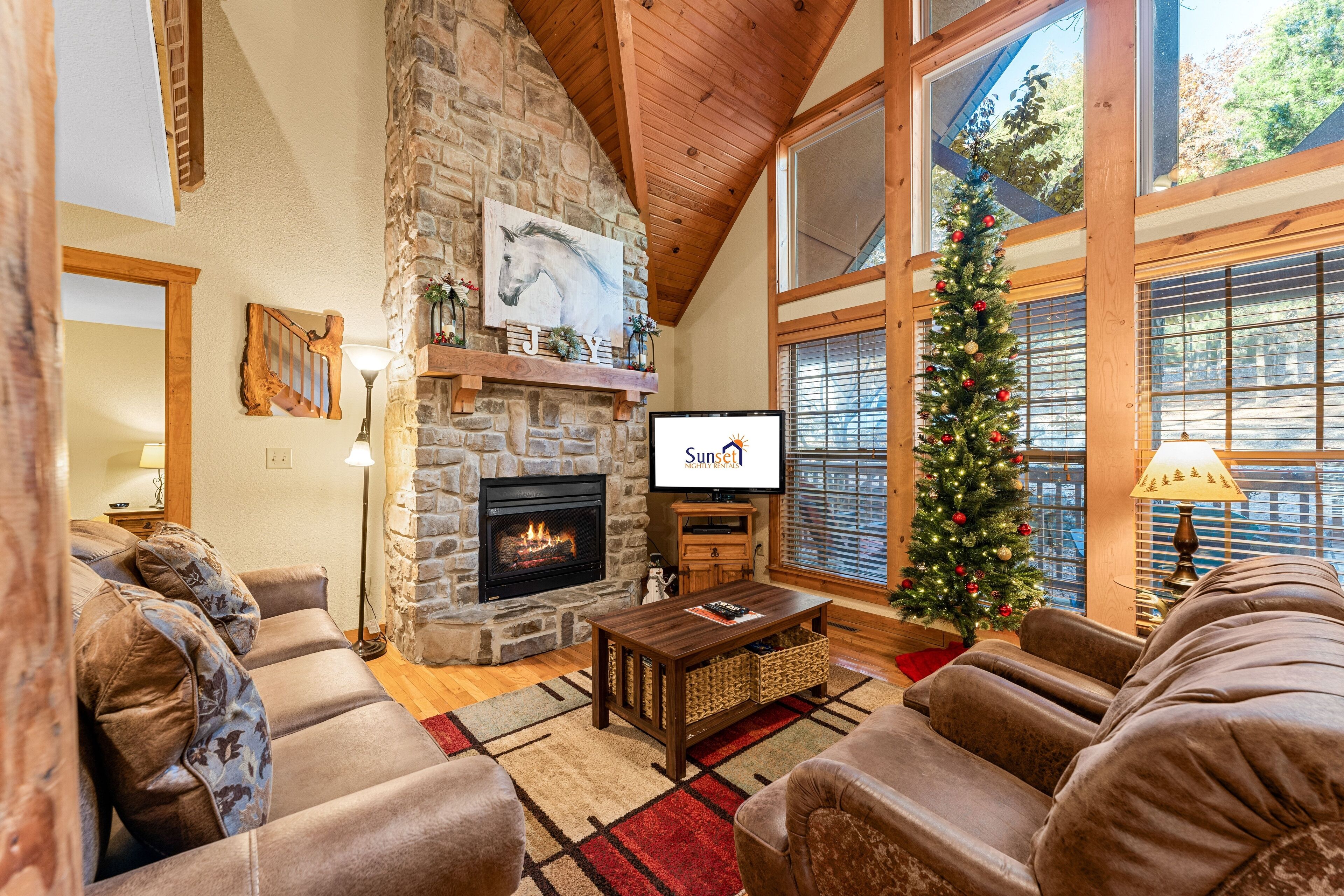 Cottage, 4 Bedrooms | Living area | Smart TV, fireplace