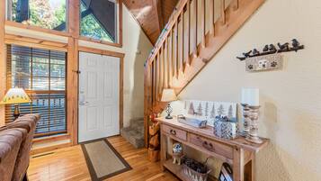 Cottage, 4 Bedrooms | Interior