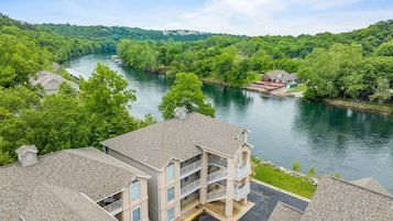 Condo, 2 Bedrooms | Exterior