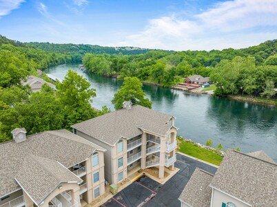 Fort Taneycomo 2 Bedroom Condo by RedAwning