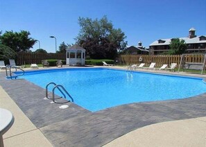 Appartement, 2 slaapkamers | Zwembad | Een binnenzwembad, een buitenzwembad