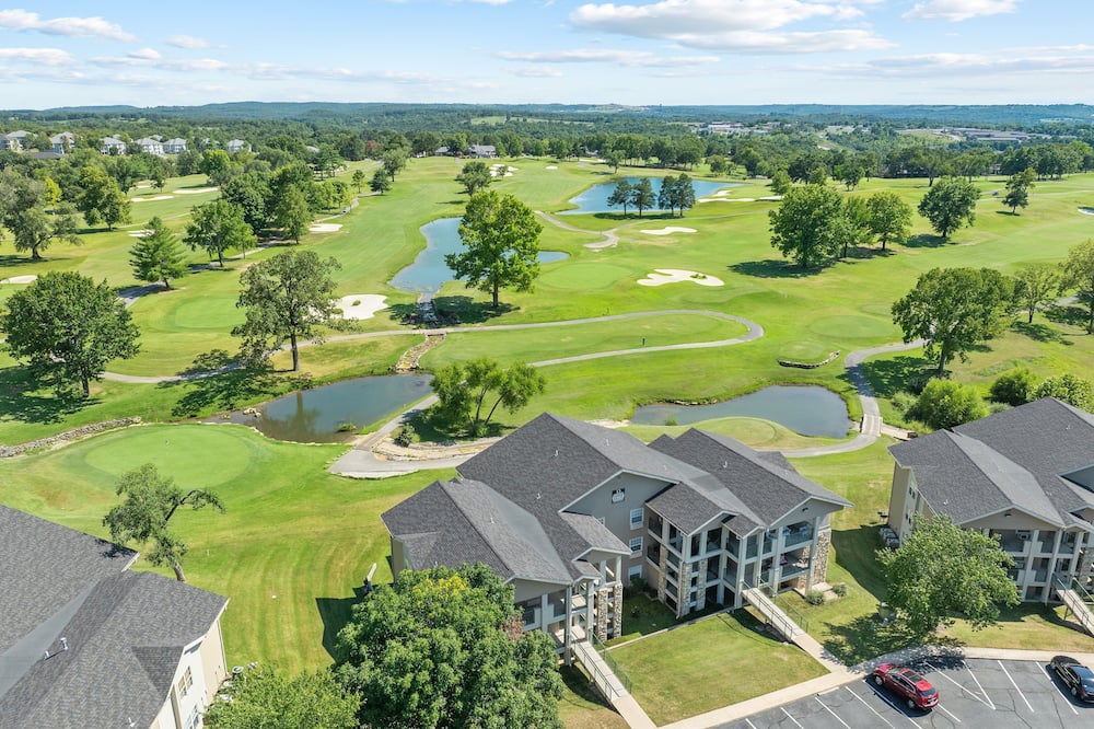 Take A Holiday 2 Bedroom Condo by RedAwning - Taneyville, MO