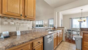Villa, 3 Bedrooms | Private kitchen | Full-size fridge, microwave, oven, stovetop