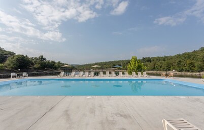 Puttin On The Green 3 Bedroom Villa by RedAwning