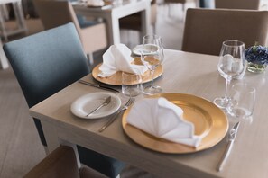 Breakfast, lunch, dinner served; Portuguese cuisine 