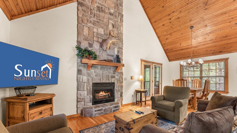 Mayberry Lodge 2 Bedroom Cabin by RedAwning