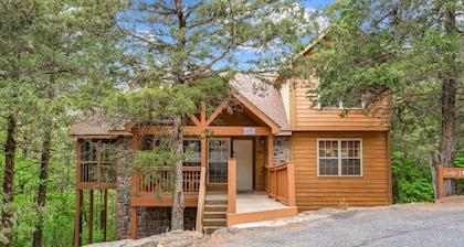 Mayberry Lodge 2 Bedroom Cabin by RedAwning