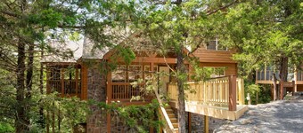 Mayberry Lodge 2 Bedroom Cabin by RedAwning