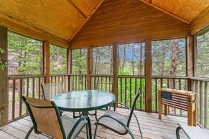 Cabin, 2 Bedrooms | Outdoor dining - Mayberry Lodge 2 Bedroom Cabin by RedAwning (Branson West)