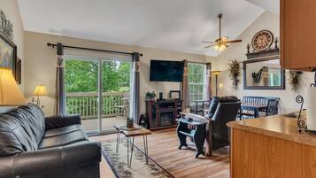 Condo, 2 Bedrooms | Living room | Smart TV, DVD player