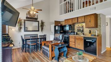 Condo, 2 Bedrooms | Private kitchen | Fridge, microwave, oven, coffee/tea maker