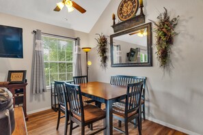 Condo, 2 Bedrooms | Private kitchen | Fridge, microwave, oven, coffee/tea maker - Tuscany On Taneycomo 2 Bedroom Condo by RedAwning (Branson)
