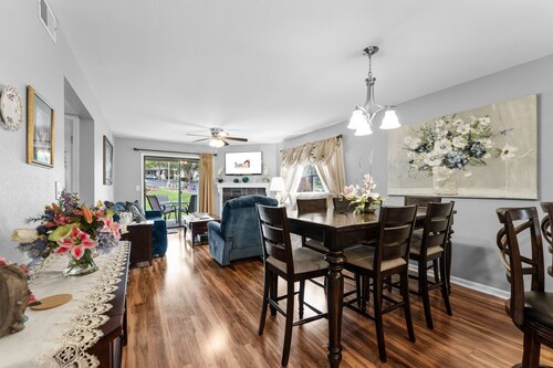 Dream Weaver 2 Bedroom Condo by RedAwning