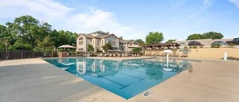 Condo, 2 chambres | Piscine | Piscine intérieure