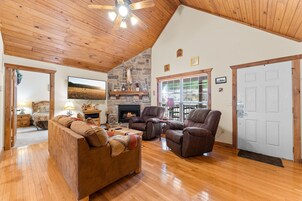 Smart TV, fireplace, DVD player