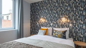 1 phòng ngủ, bàn, bàn ủi/dụng cụ ủi quần áo