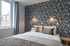 1 habitación, escritorio, tabla de planchar con plancha y wifi gratis