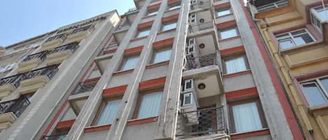 Mặt tiền nơi lưu trú