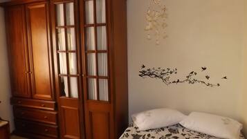 House, 3 Bedrooms | 3 bedrooms, desk