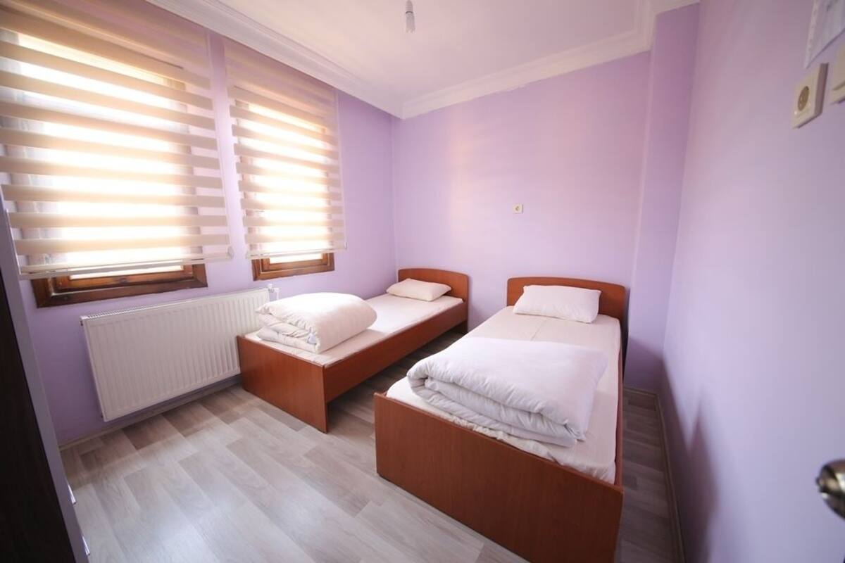 Phòng 2 giường đơn Tiêu chuẩn | Két bảo mật tại phòng, bàn, nôi/giường cho trẻ sơ sinh (phụ phí)