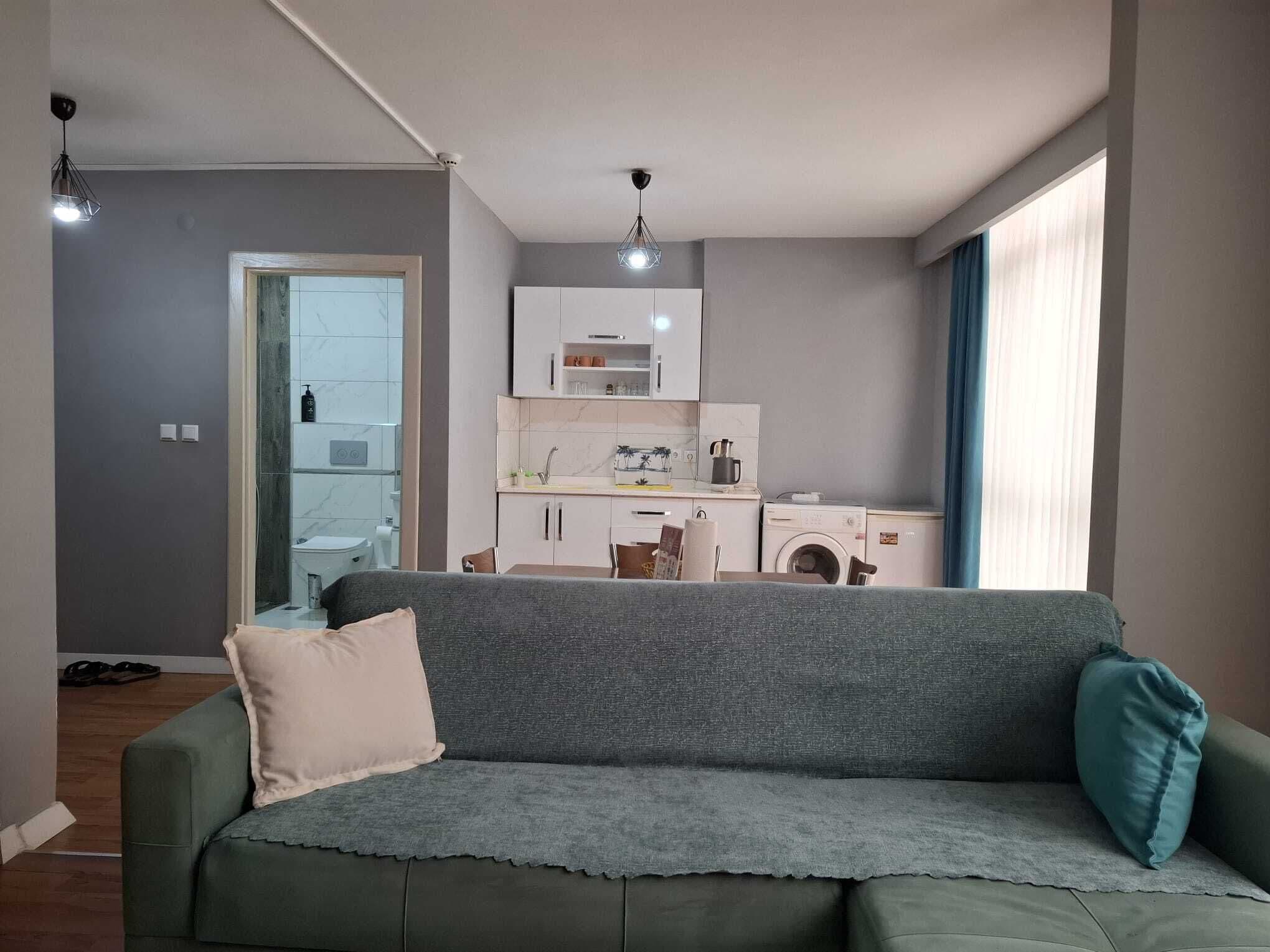 Studio Superior, 1 Tempat Tidur Queen dengan tempat tidur Sofa | Seprai premium, meja kerja, tirai kedap cahaya, dan setrika/meja setrika