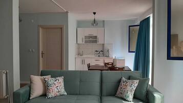 Superior Studio, 1 Queen Bed with Sofa bed | Premium bedding, desk, blackout drapes, iron/ironing board