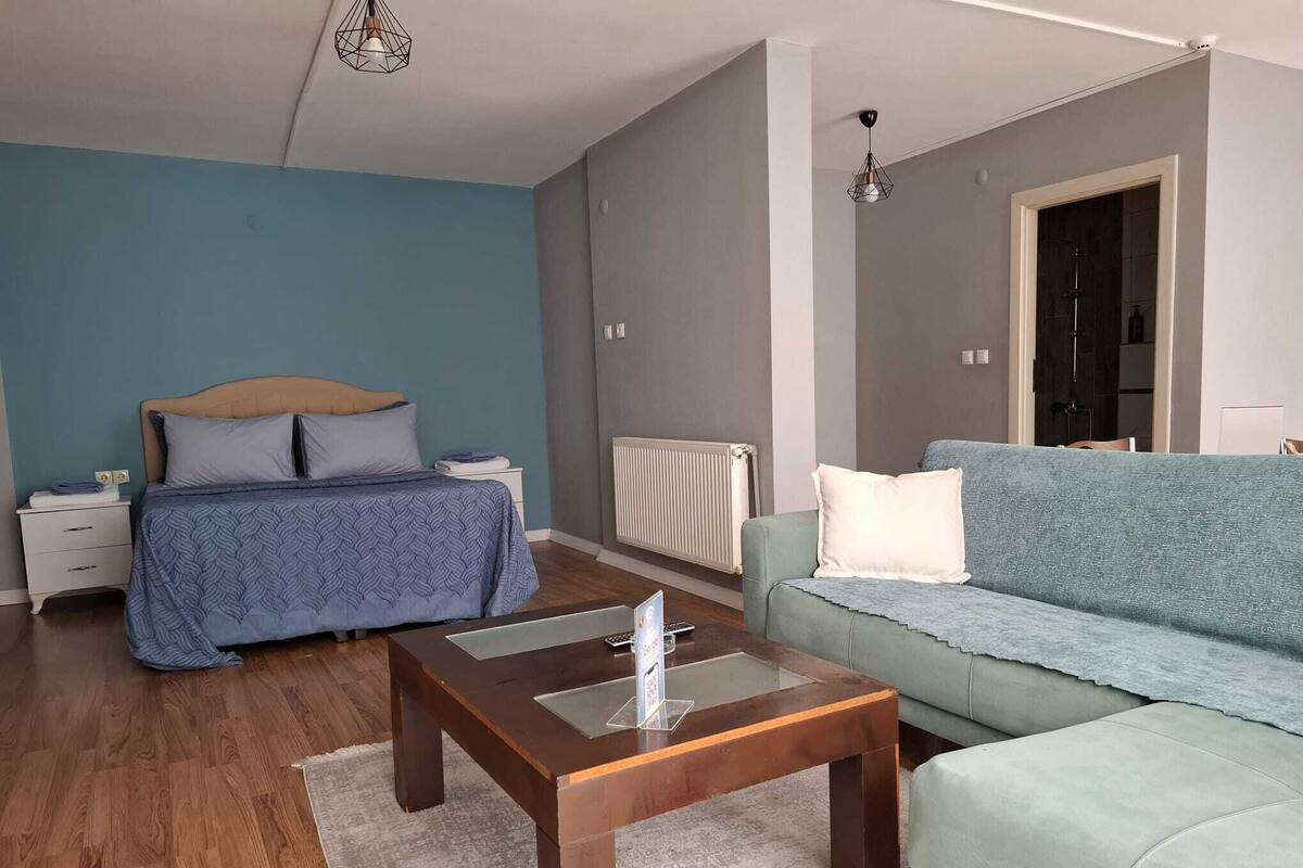 2 habitaciones, ropa de cama de alta calidad y escritorio