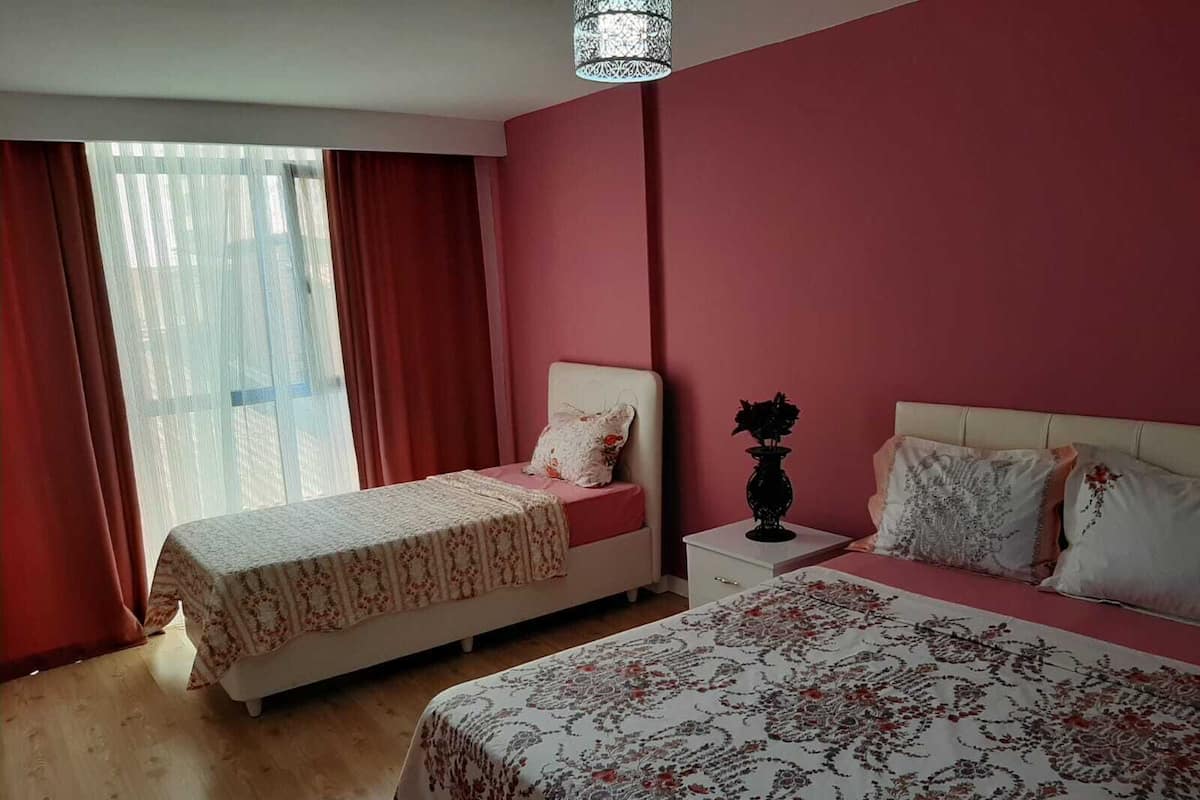 Family Apartment, 2 Bedrooms | 2 bedrooms, premium bedding, desk, blackout drapes