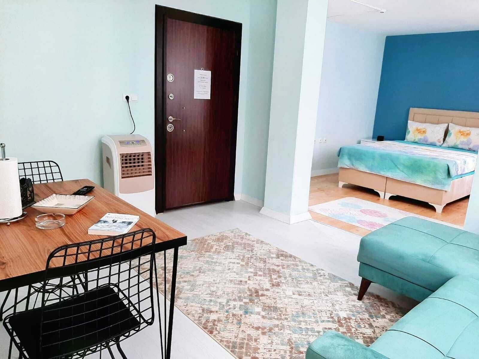 Deluxe Studio, 1 Queen Bed with Sofa bed | Premium bedding, desk, blackout curtains, iron/ironing board