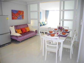 Apartment | In-room dining - Kata Plaza 1 bedroom Centrical Apartment (Karon)