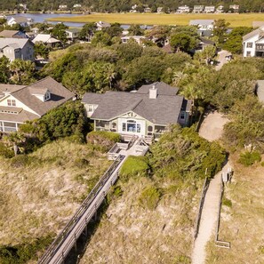 House, 6 Bedrooms | Front of property