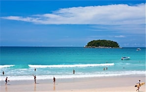 Beach nearby - Kata Plaza 1 bedroom Modern Apartment (Karon)