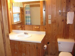 House, 6 Bedrooms | Bathroom
