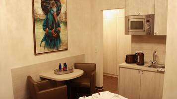Signature Double Room, 1 King Bed, Balcony, Courtyard Area